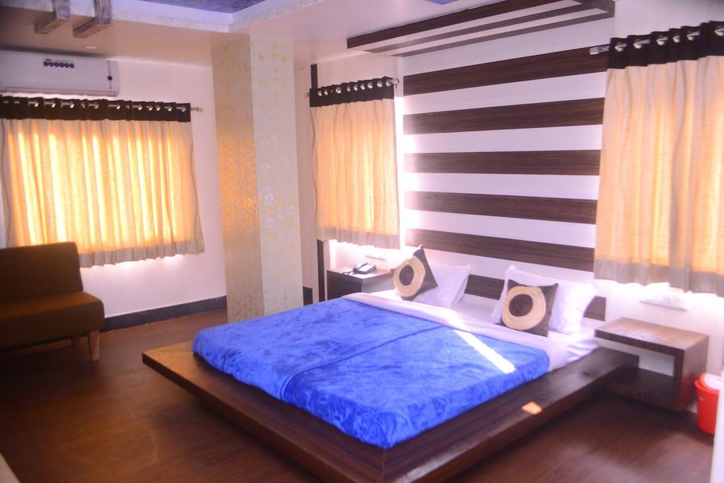 Hotel Samridhi อุเดเปอร์ ภายนอก รูปภาพ